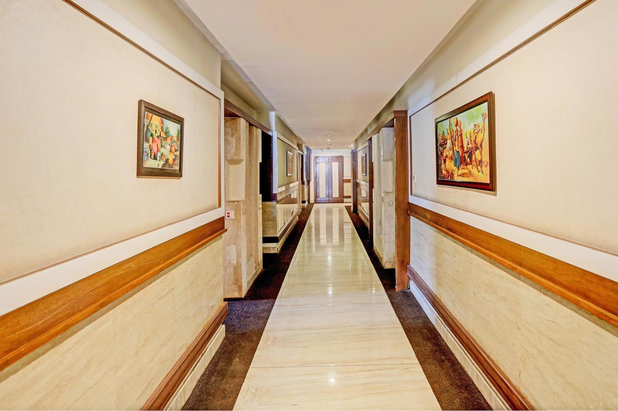 Capital O Surabhi Elite Near Miraj Cinemas - Shalini Shivani Sururnagar Kültér fotó