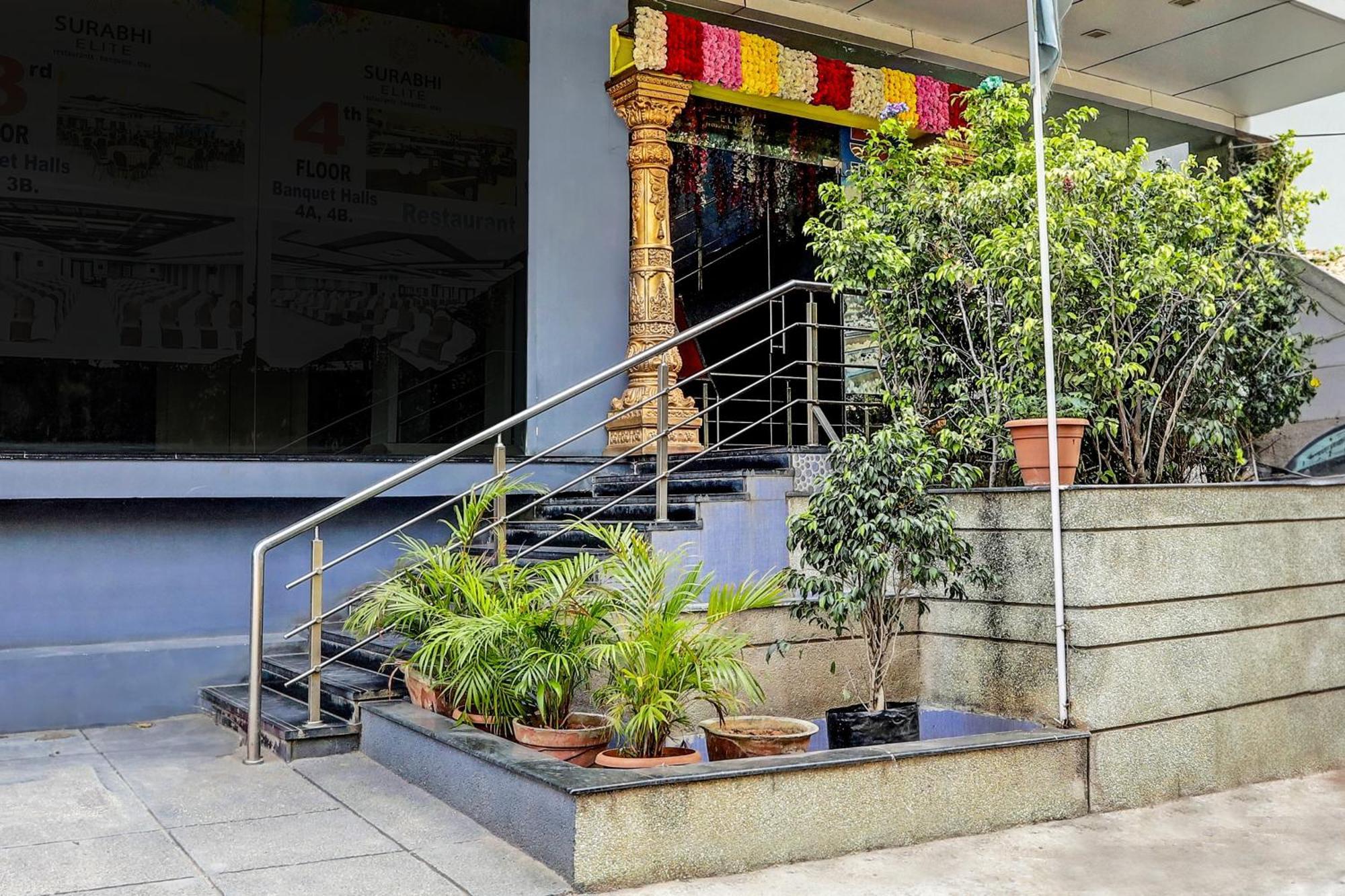 Capital O Surabhi Elite Near Miraj Cinemas - Shalini Shivani Sururnagar Kültér fotó